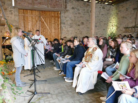 Ökumenischer Familiengottesdienst zum Erntedankfest (© Karl-Franz Thiede)